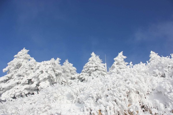 深冬承德已进入了童话般的冰雪世界