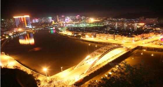 夜游山庄沿途赏演艺品茶饮 武烈河沿线推出“灯光秀”“水景秀”